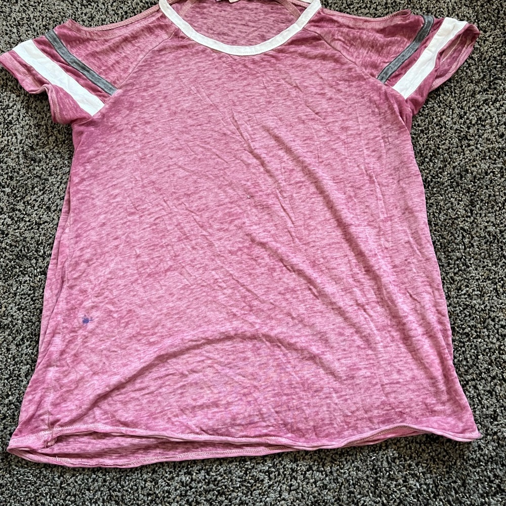Medium Pink Tshirt with open shoulders